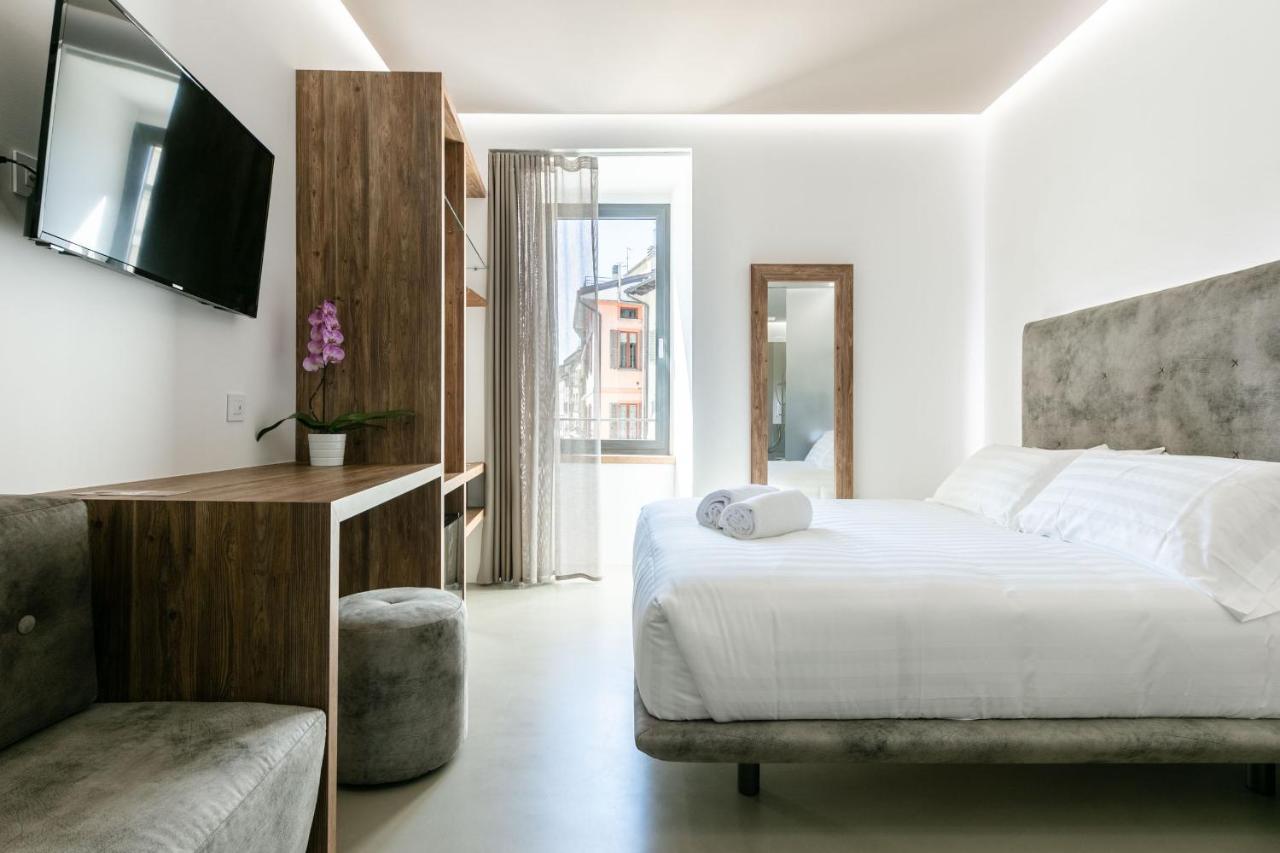 Domus Cavour Rooms&Suites تيرانو المظهر الخارجي الصورة