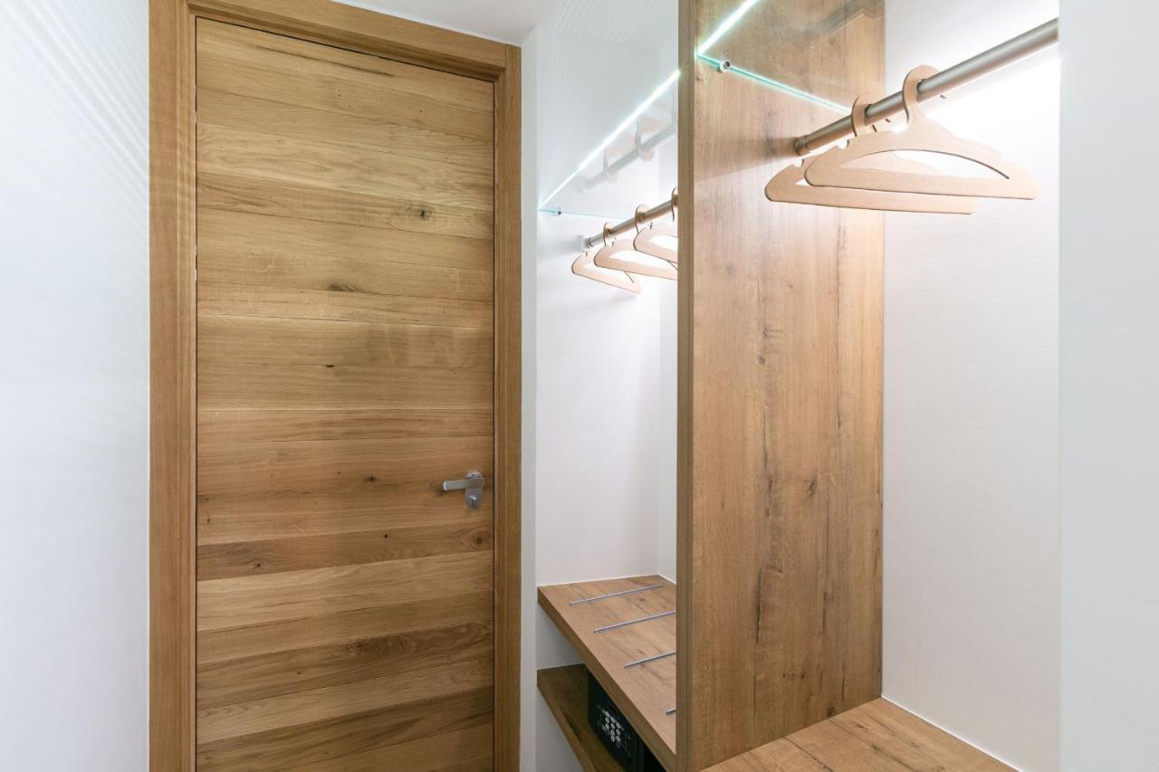 Domus Cavour Rooms&Suites تيرانو المظهر الخارجي الصورة