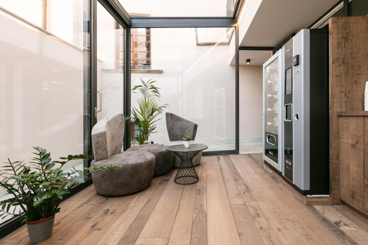 Domus Cavour Rooms&Suites تيرانو المظهر الخارجي الصورة