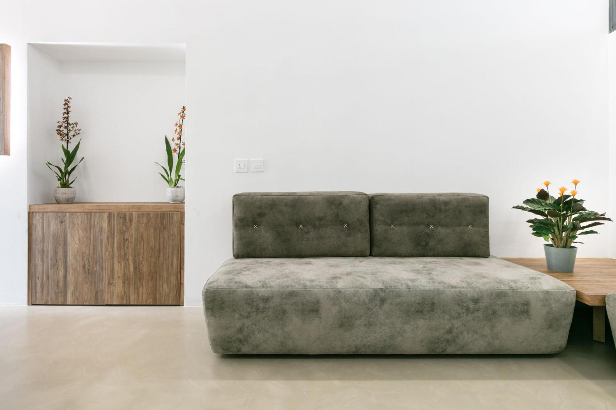 Domus Cavour Rooms&Suites تيرانو الغرفة الصورة