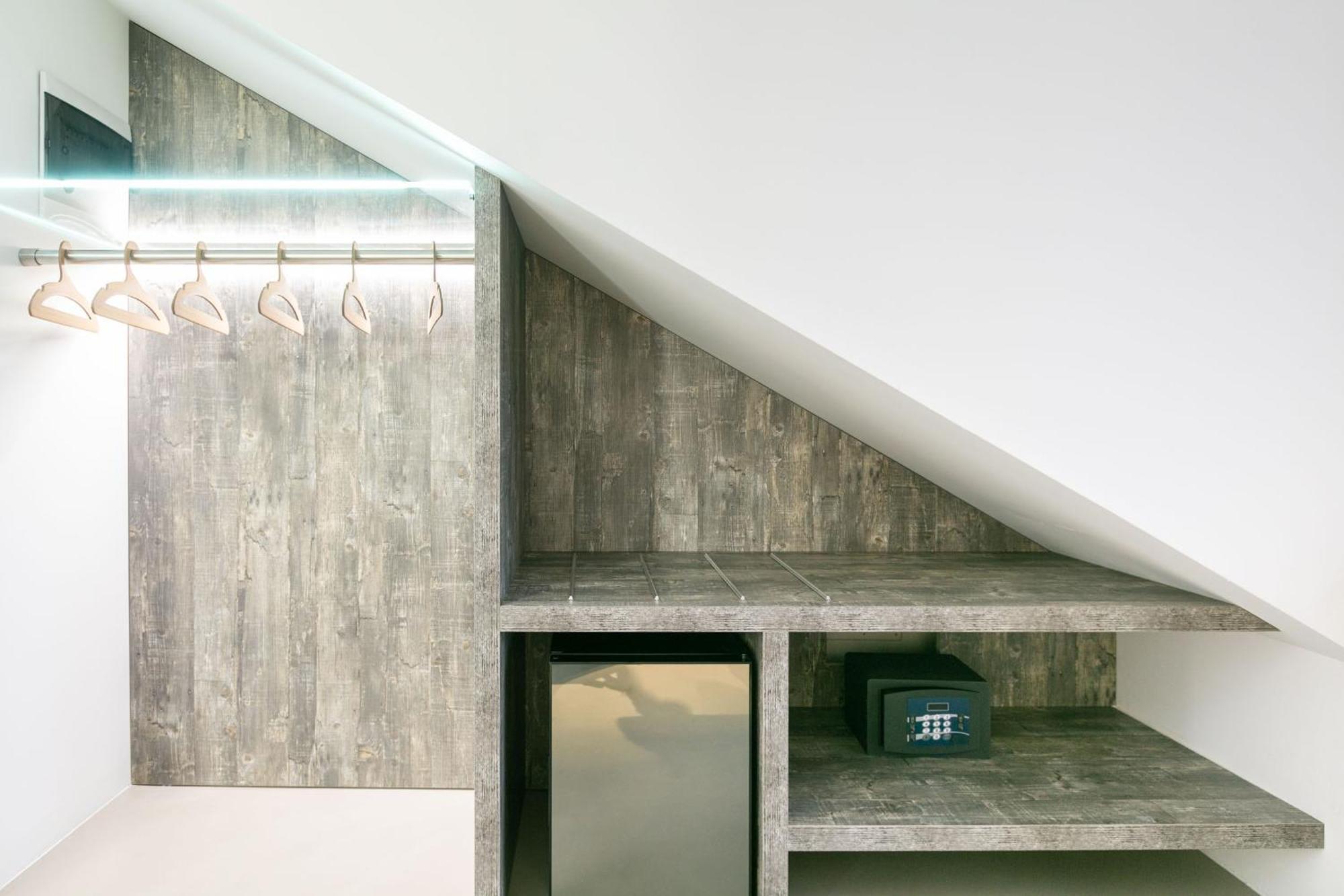 Domus Cavour Rooms&Suites تيرانو الغرفة الصورة